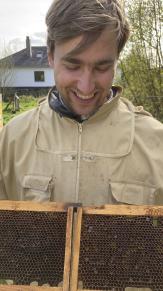 Sacha d'Hoop, un apiculteur naturaliste en quête de l'abeille VSH Agnès FAYET - Sacha d'HOOP